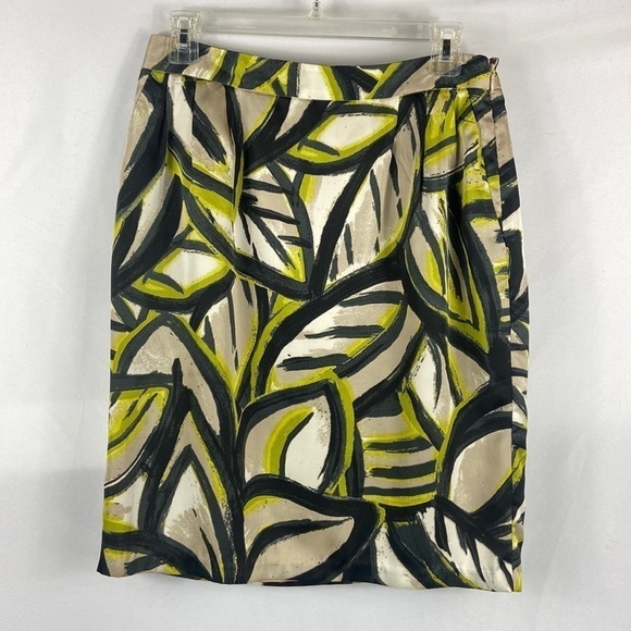 212 Collection Dresses & Skirts - 212 Collection Fully Lined Green Leaf Print Pencil Skirt with Side Zip